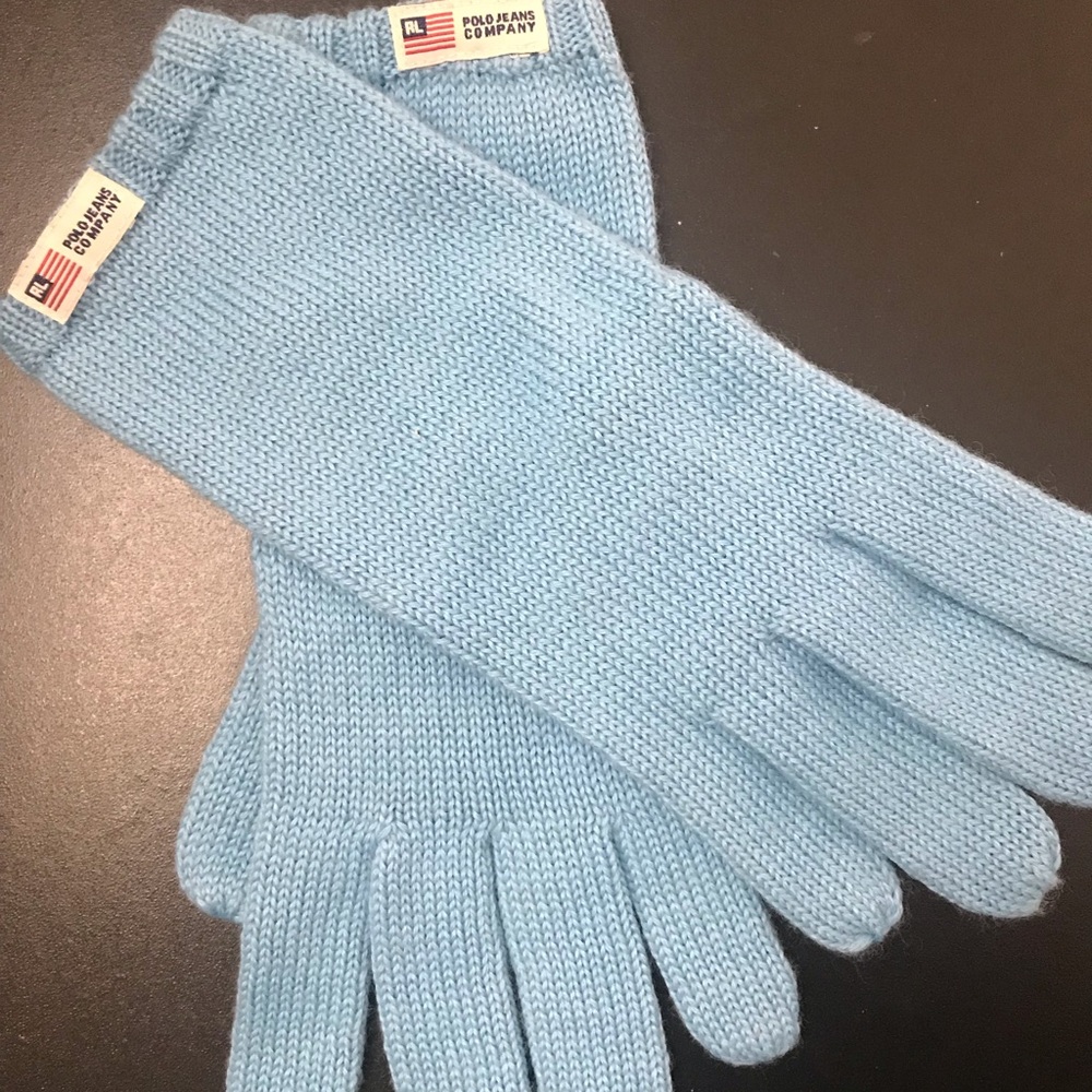 Women’s knit gloves